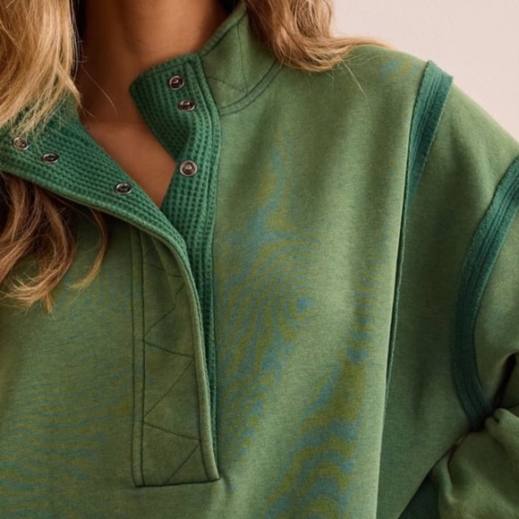 Extended thru 12/16 Altar’d State sz XSmall GREEN Pullover sweatshirt snap NWTS - Picture 2 of 3